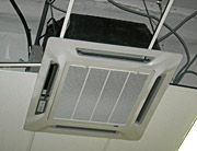 Внутренний блок - фэнкойл, кассетного исполнения, встраиваемый в подвесной потолок